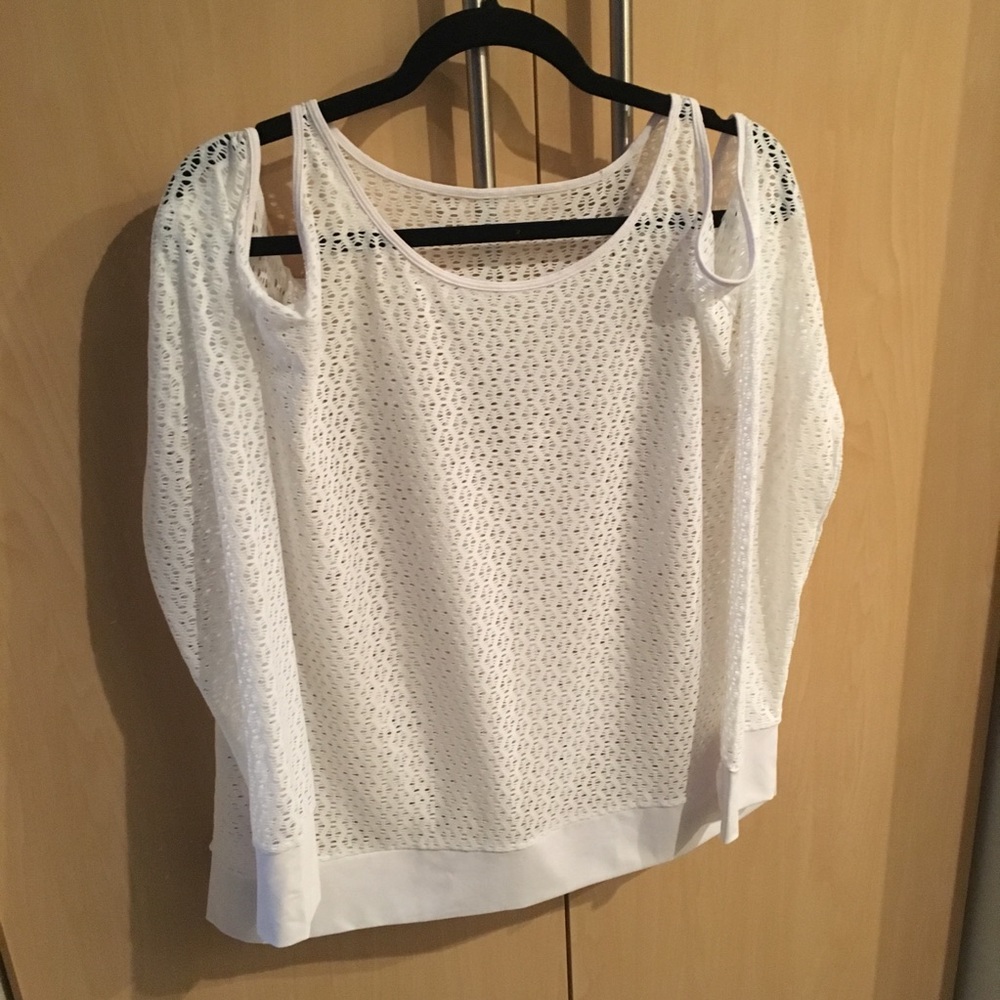 Fabletics cold shoulder athletic top